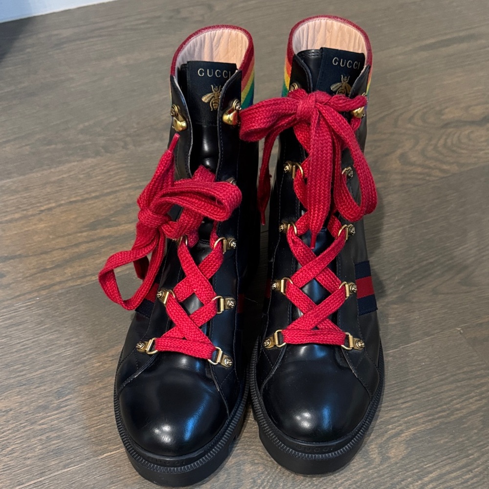 Gucci Women's Black and Red Lace-Up Boots
